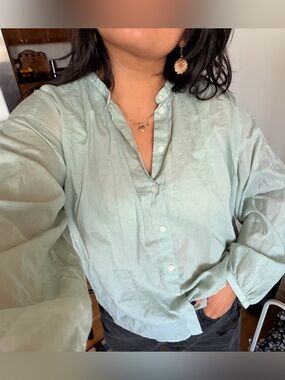 J Crew Light Mint Button-Up Shirt 100% cotton